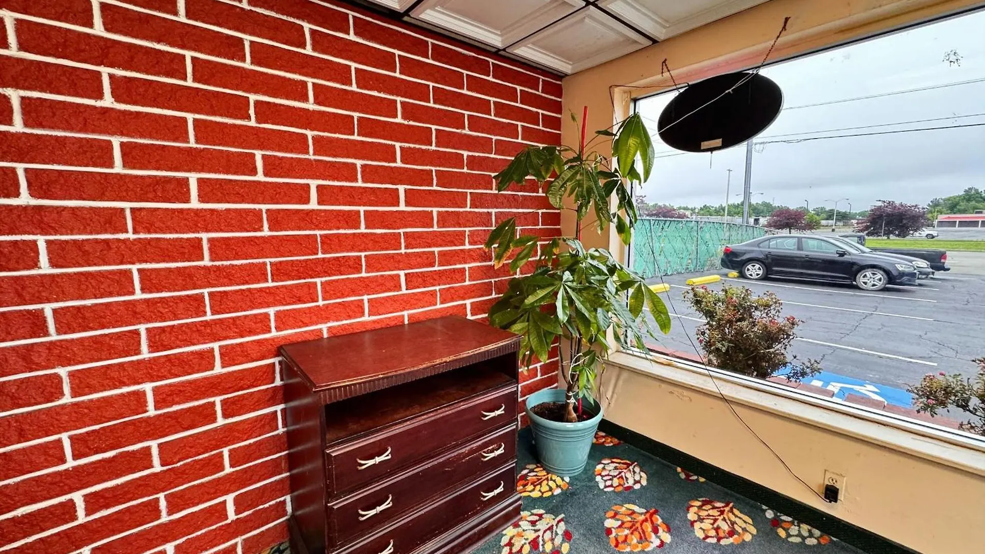 Cloverleaf Motel By Belvilla Richmond Near Turnpike United States